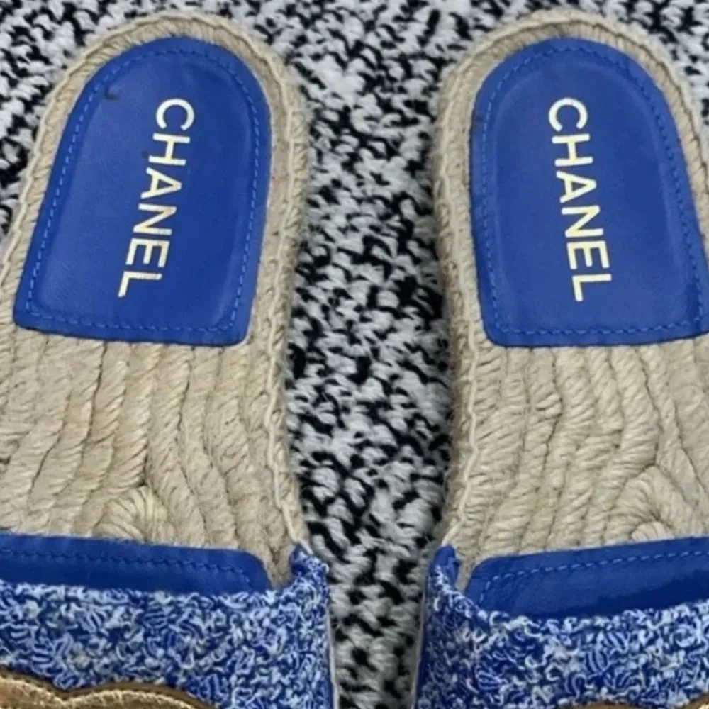 Chanel 24P CC Tweed Blue and Gold Interlocking Espadrille Sandals Size 37 - Picture 4 of 8